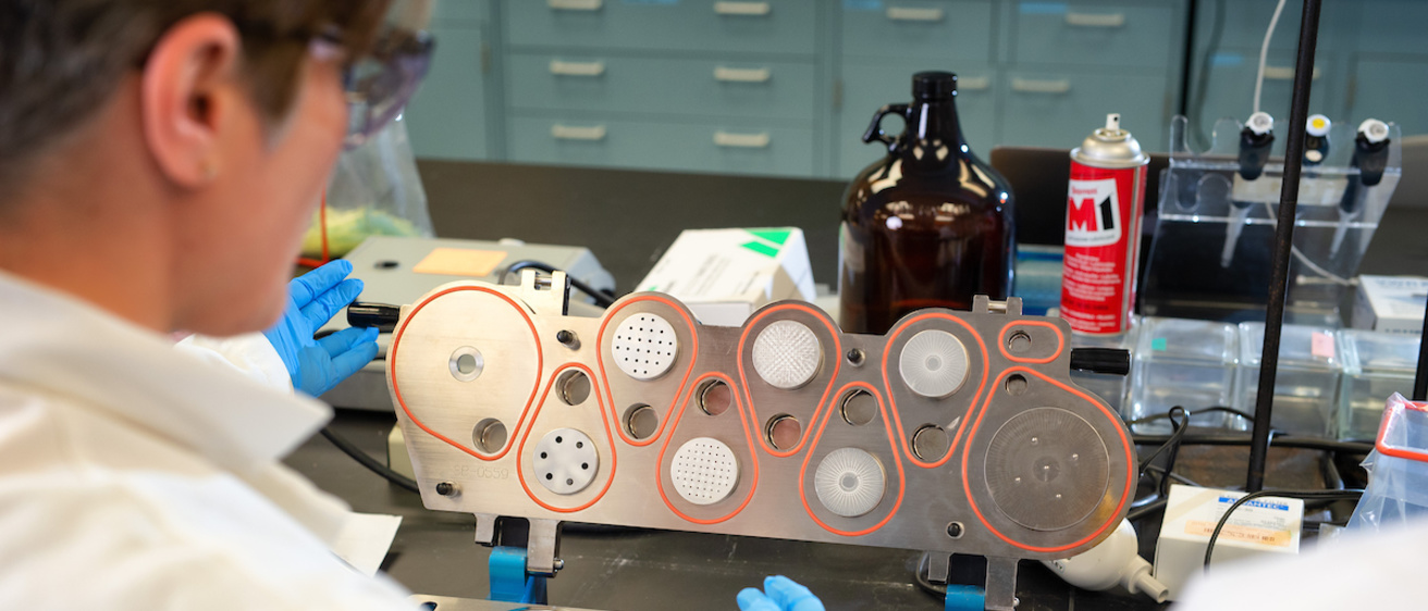 Jennifer Fiegel working in her lab